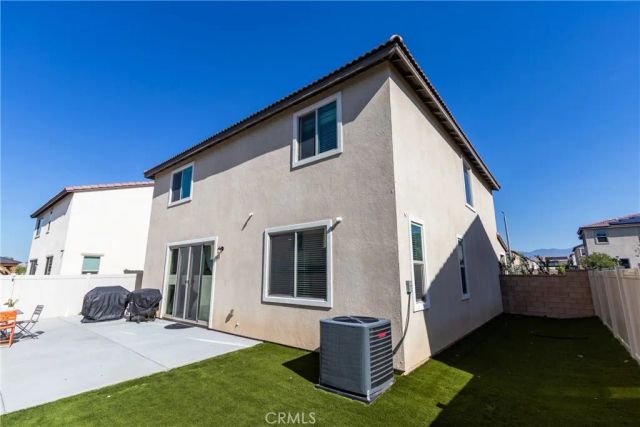 571 E Alru, Rialto, CA 92376