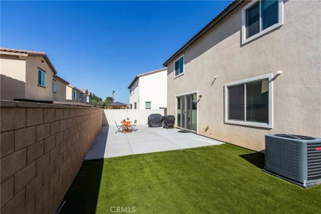 571 E Alru, Rialto, CA 92376