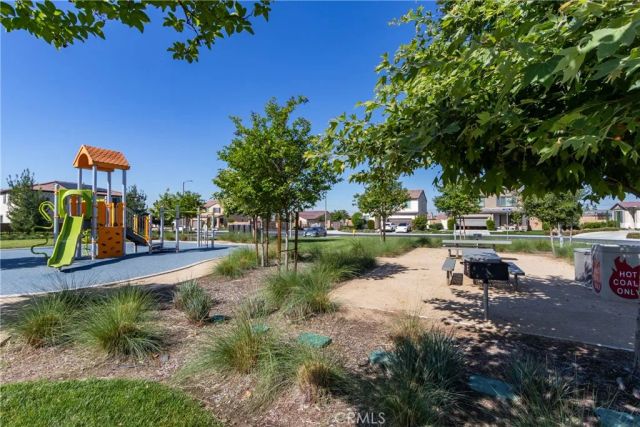 571 E Alru, Rialto, CA 92376
