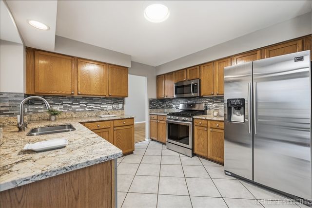 2712 Stockton Road, Naperville, IL 60564