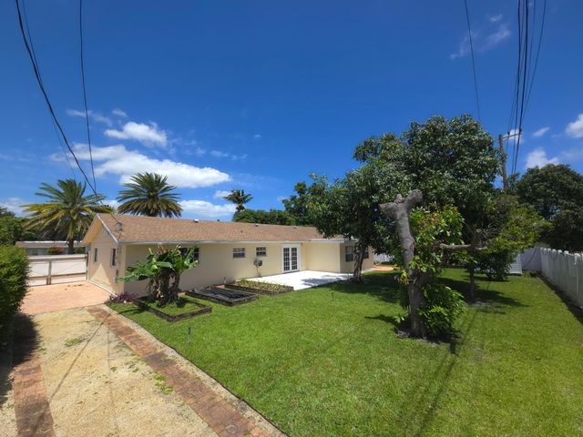 4554 Franwood Drive, Delray Beach, FL 33445