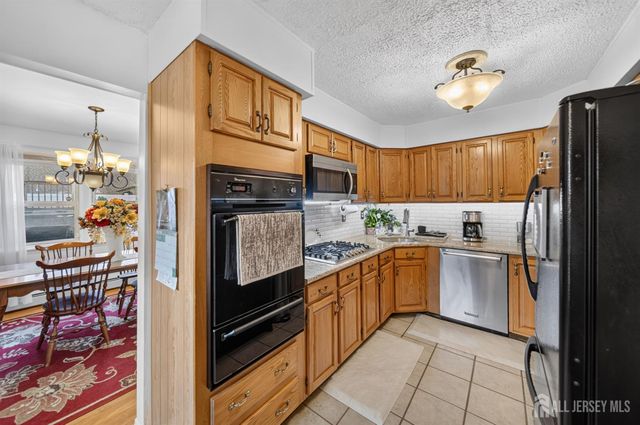 16 Birch Street, Carteret, NJ 07008