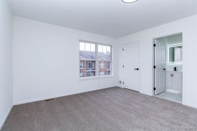 20318 Rodeo Court, Southfield, MI 48075