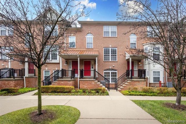 20318 Rodeo Court, Southfield, MI 48075