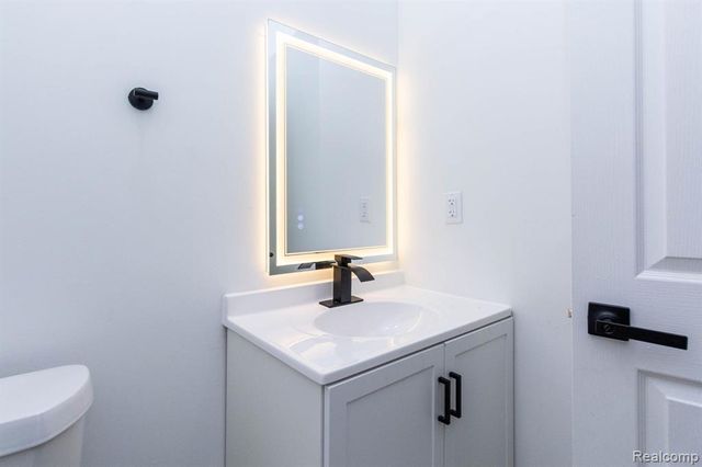 20318 Rodeo Court, Southfield, MI 48075