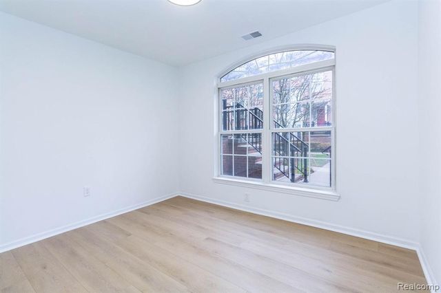 20318 Rodeo Court, Southfield, MI 48075