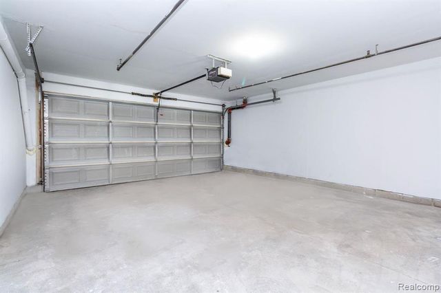 20318 Rodeo Court, Southfield, MI 48075