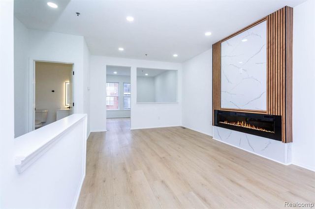 20318 Rodeo Court, Southfield, MI 48075