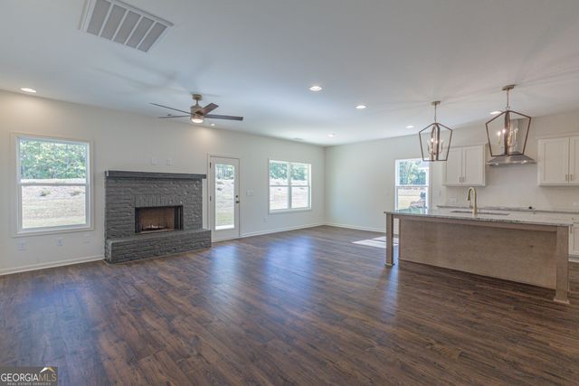 316 Hammerstone Court, Senoia, GA 30276