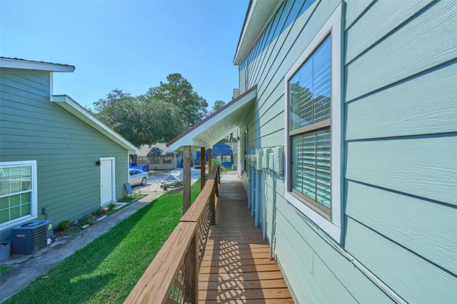 21 Harbour Row Drive 23, Coldspring, TX 77331