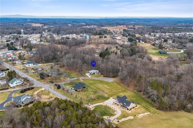 115 Oak Drive, Boonville, NC 27011