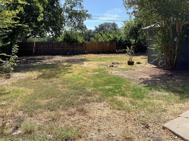 2240 Bonnie Brae Avenue, Fort Worth, TX 76111