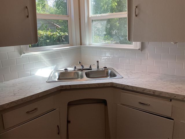 2240 Bonnie Brae Avenue, Fort Worth, TX 76111