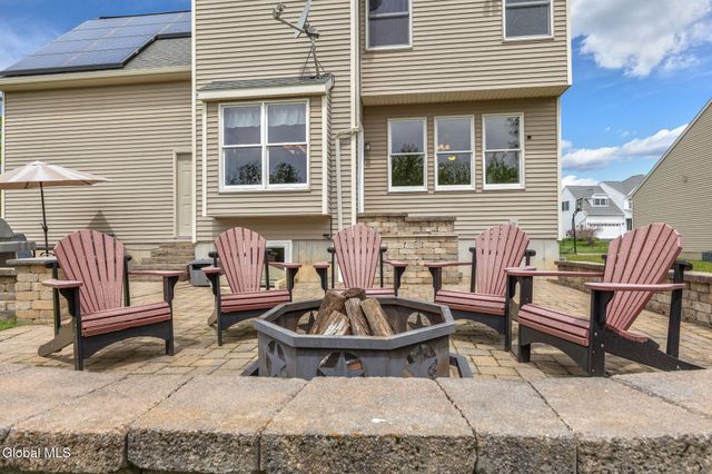 17 Hilltop Drive, Cohoes, NY 12047