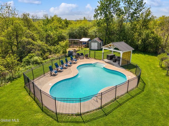 17 Hilltop Drive, Cohoes, NY 12047
