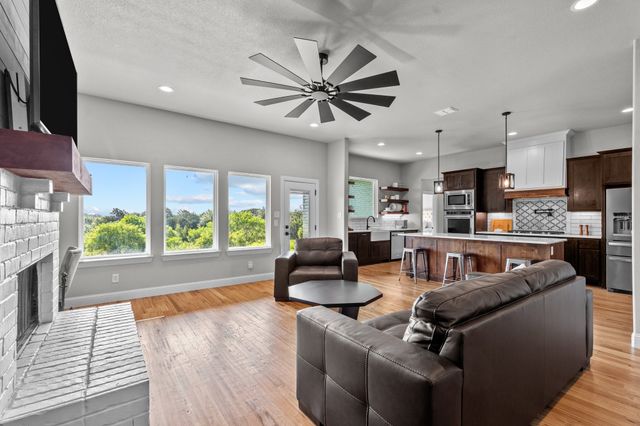 2100 Shady Grove Road, Weatherford, TX 76088