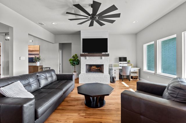 2100 Shady Grove Road, Weatherford, TX 76088