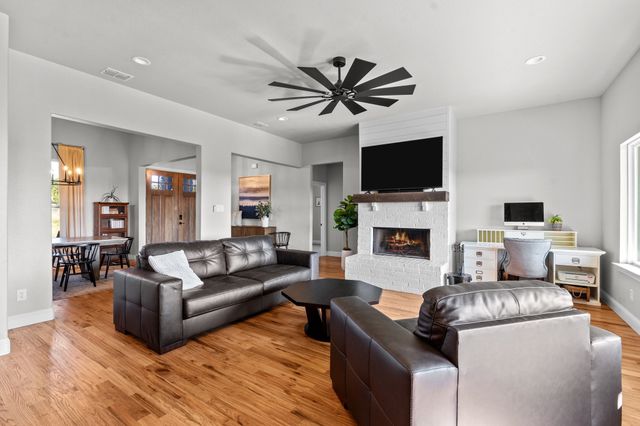 2100 Shady Grove Road, Weatherford, TX 76088