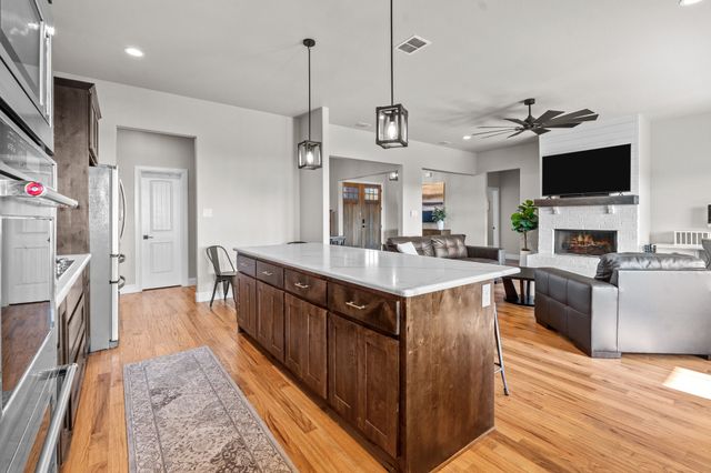 2100 Shady Grove Road, Weatherford, TX 76088