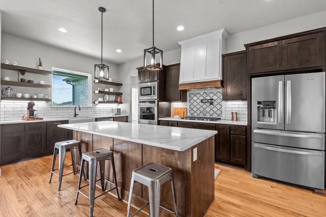 2100 Shady Grove Road, Weatherford, TX 76088