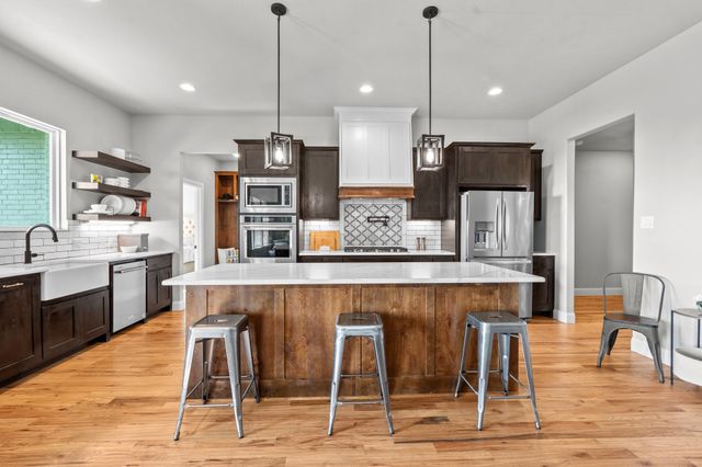 2100 Shady Grove Road, Weatherford, TX 76088