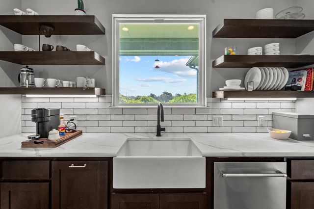 2100 Shady Grove Road, Weatherford, TX 76088