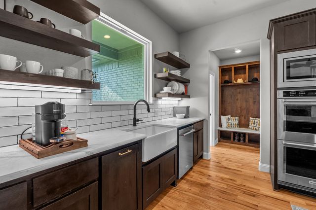 2100 Shady Grove Road, Weatherford, TX 76088