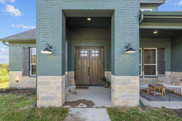 2100 Shady Grove Road, Weatherford, TX 76088