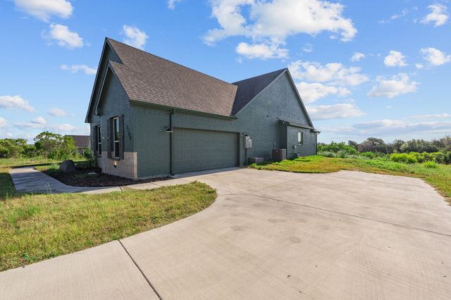 2100 Shady Grove Road, Weatherford, TX 76088