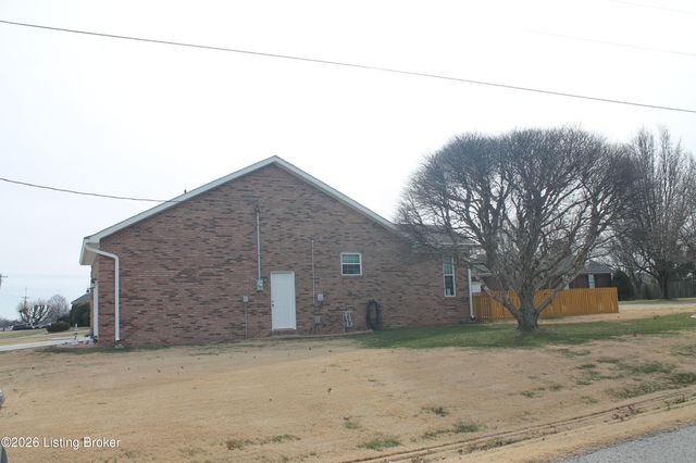 175 Bluegrass Way, Mt Washington, KY 40047