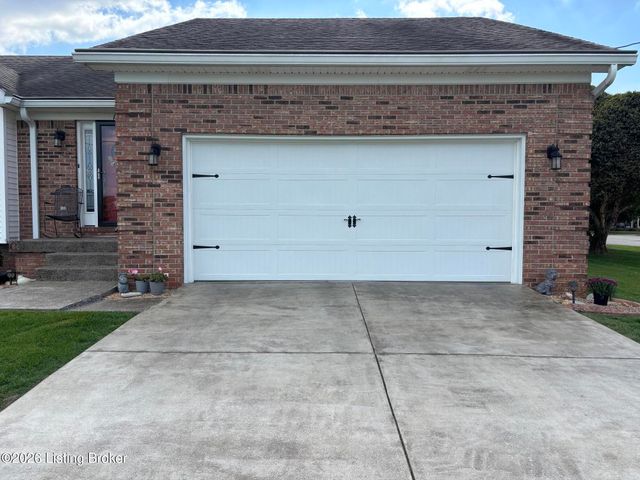 175 Bluegrass Way, Mt Washington, KY 40047