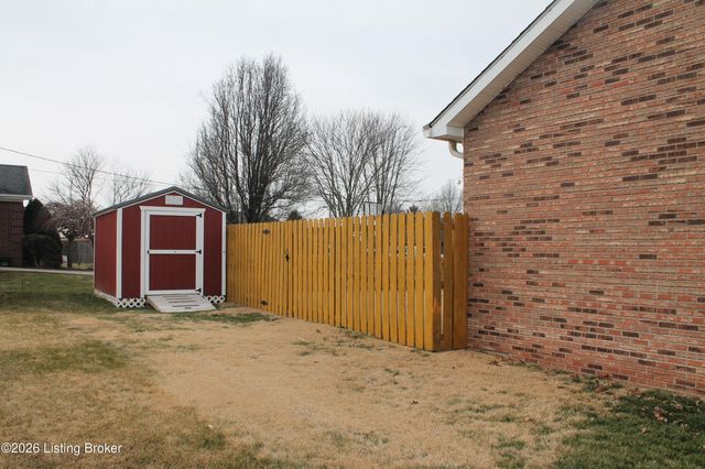 175 Bluegrass Way, Mt Washington, KY 40047