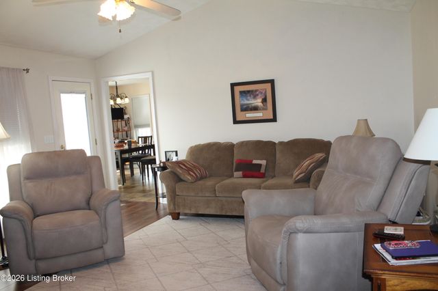 175 Bluegrass Way, Mt Washington, KY 40047