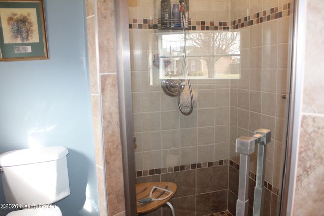 175 Bluegrass Way, Mt Washington, KY 40047