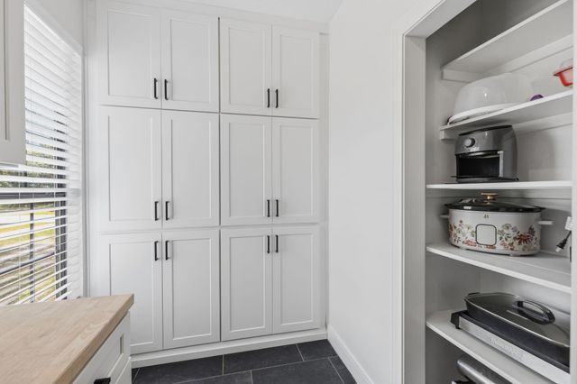 8472 Grand Lake Estates Drive, Montgomery, TX 77316