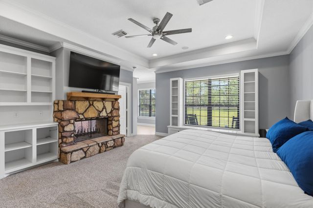 8472 Grand Lake Estates Drive, Montgomery, TX 77316