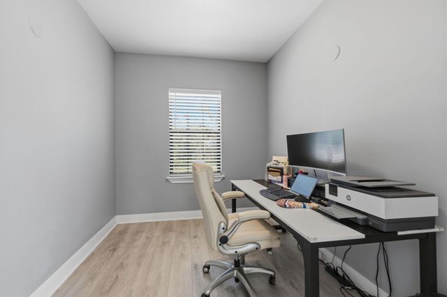 8472 Grand Lake Estates Drive, Montgomery, TX 77316