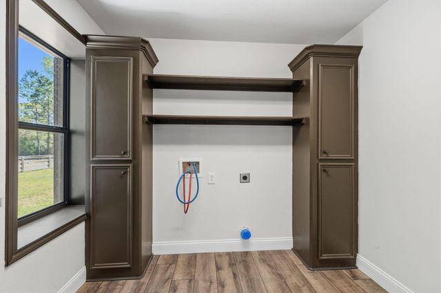 8472 Grand Lake Estates Drive, Montgomery, TX 77316