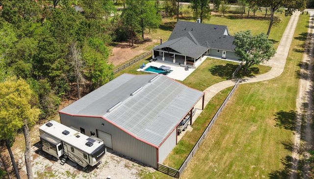 8472 Grand Lake Estates Drive, Montgomery, TX 77316