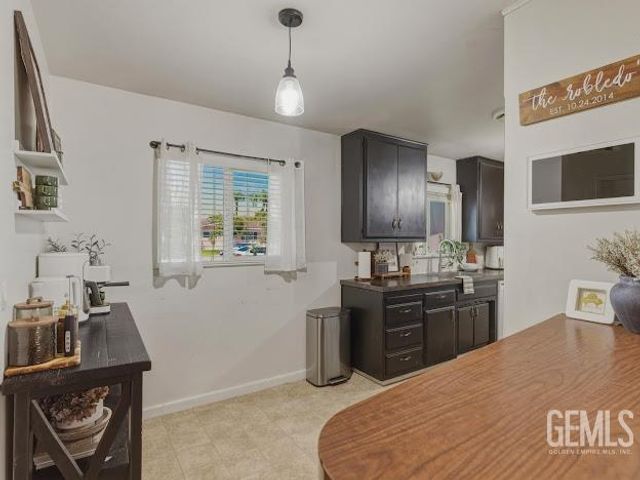 445 atlantic Avenue, Shafter, CA 93263