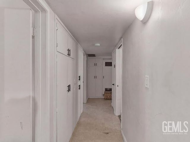 445 atlantic Avenue, Shafter, CA 93263