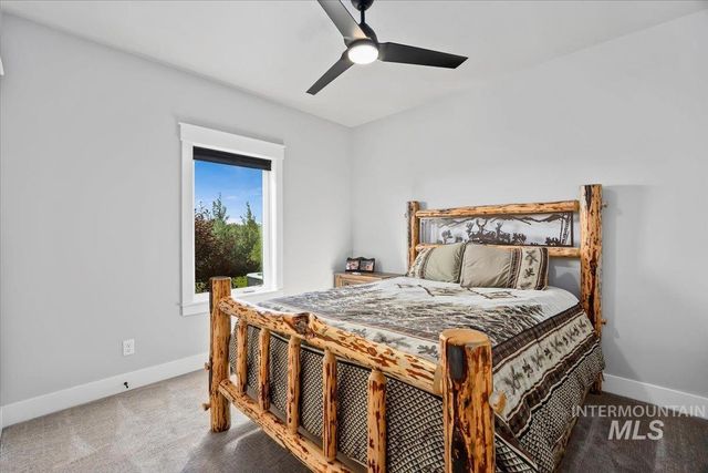 1587 Clear Creek Loop, Twin Falls, ID 83301