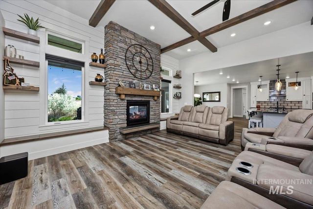 1587 Clear Creek Loop, Twin Falls, ID 83301