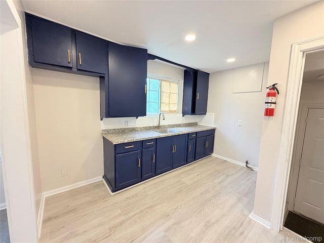 11375 Roxbury Street, Detroit, MI 48224