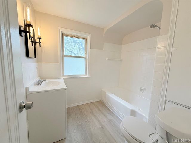 11375 Roxbury Street, Detroit, MI 48224