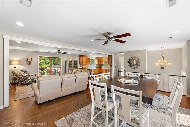219 E Caledonia Street, Howell, MI 48843