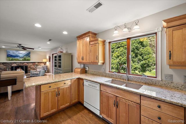 219 E Caledonia Street, Howell, MI 48843