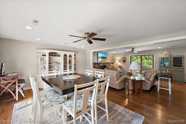 219 E Caledonia Street, Howell, MI 48843