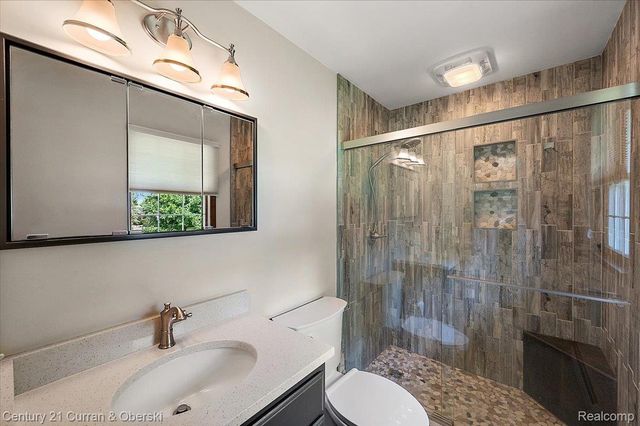 219 E Caledonia Street, Howell, MI 48843