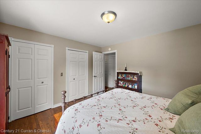 219 E Caledonia Street, Howell, MI 48843